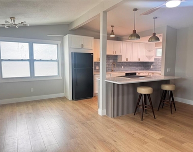 3205 E Shadowlawn Avenue - Photo Thumbnail 7