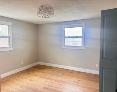 3205 E Shadowlawn Avenue - Photo Thumbnail 20