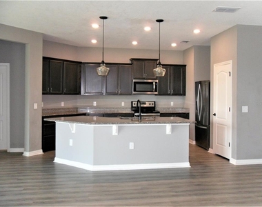 10638 Laguna Plains Drive - Photo Thumbnail 7