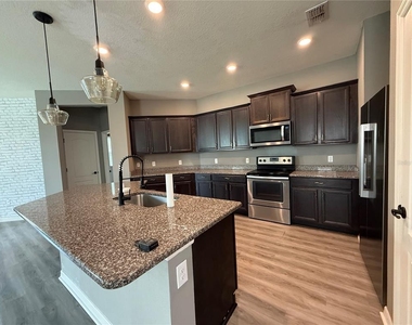 10638 Laguna Plains Drive - Photo Thumbnail 14