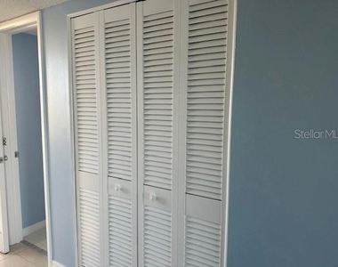 4725 Cove Circle - Photo Thumbnail 10