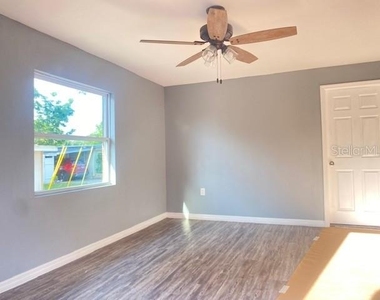 6246-6248 20th Street - Photo Thumbnail 4