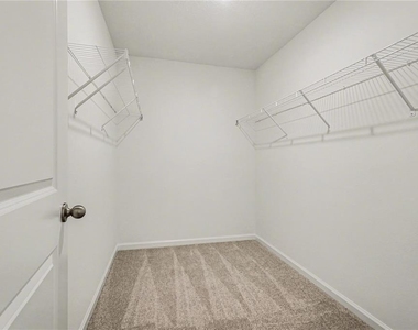 11890 Sylvia Street - Photo Thumbnail 16
