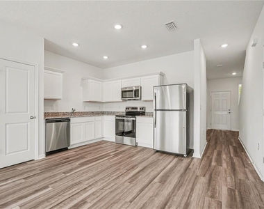 11890 Sylvia Street - Photo Thumbnail 5