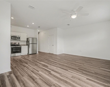 11890 Sylvia Street - Photo Thumbnail 10