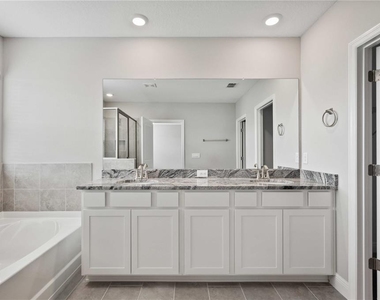 2560 Warren Acres Boulevard - Photo Thumbnail 21