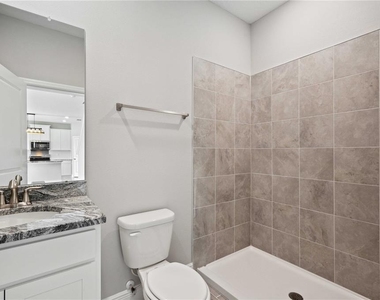2560 Warren Acres Boulevard - Photo Thumbnail 15
