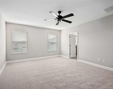 2560 Warren Acres Boulevard - Photo Thumbnail 18