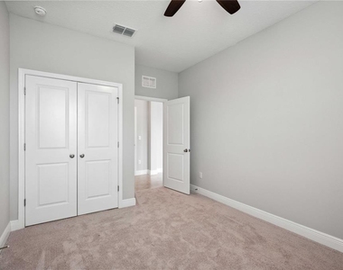 2560 Warren Acres Boulevard - Photo Thumbnail 14