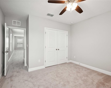 2560 Warren Acres Boulevard - Photo Thumbnail 26