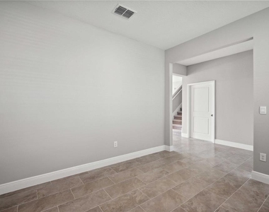 2560 Warren Acres Boulevard - Photo Thumbnail 12