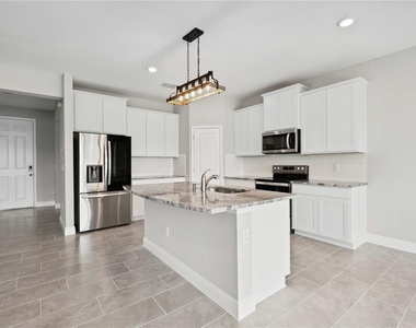 2560 Warren Acres Boulevard - Photo Thumbnail 7