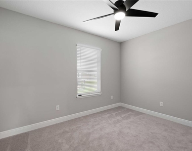 2560 Warren Acres Boulevard - Photo Thumbnail 23