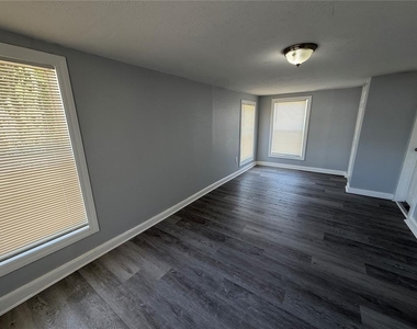 313 S Palm Avenue - Photo Thumbnail 2