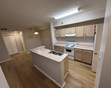 5608 Pinnacle Heights Circle - Photo Thumbnail 2