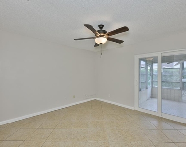 207 Islip Way - Photo Thumbnail 11