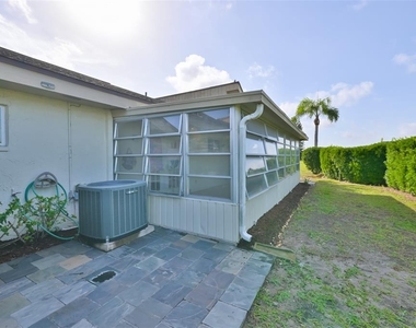 207 Islip Way - Photo Thumbnail 29