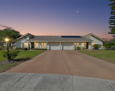 207 Islip Way - Photo Thumbnail 1