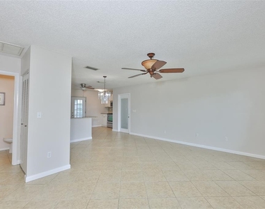 207 Islip Way - Photo Thumbnail 30