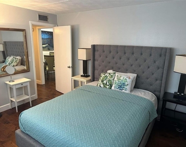 3718 W Mckay Avenue - Photo Thumbnail 3