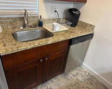 3718 W Mckay Avenue - Photo Thumbnail 5