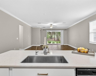 19462 Forest Garden Court - Photo Thumbnail 13