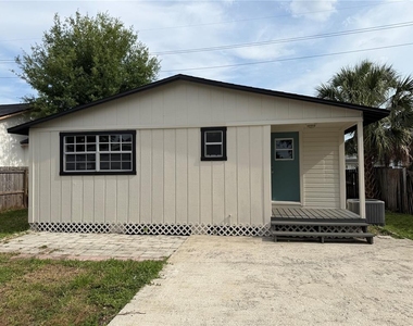 919 W Plymouth Street - Photo Thumbnail 18