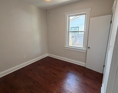 919 W Plymouth Street - Photo Thumbnail 15