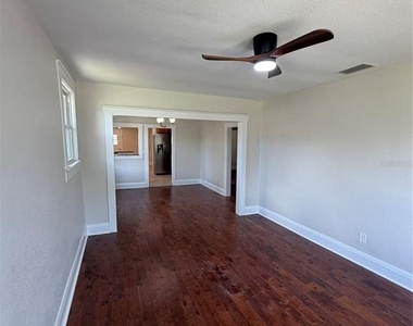 919 W Plymouth Street - Photo Thumbnail 1
