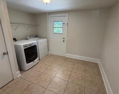 919 W Plymouth Street - Photo Thumbnail 8