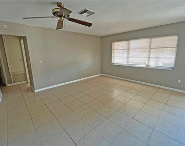 4514 Cynthia Lane - Photo Thumbnail 8