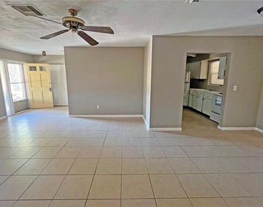 4514 Cynthia Lane - Photo Thumbnail 3