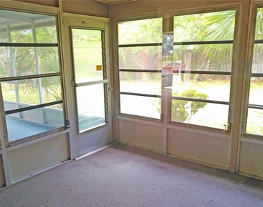 4514 Cynthia Lane - Photo Thumbnail 2