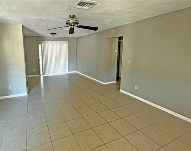 4514 Cynthia Lane - Photo Thumbnail 4