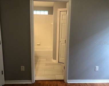1851 Falling Star Lane - Photo Thumbnail 14