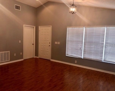 1851 Falling Star Lane - Photo Thumbnail 7
