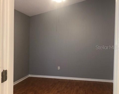 1851 Falling Star Lane - Photo Thumbnail 12