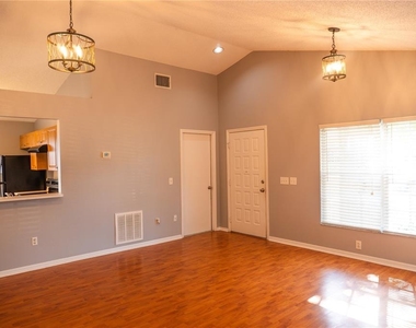 1851 Falling Star Lane - Photo Thumbnail 7