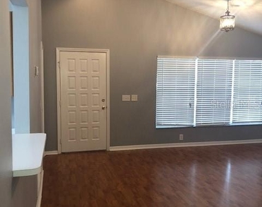 1851 Falling Star Lane - Photo Thumbnail 8