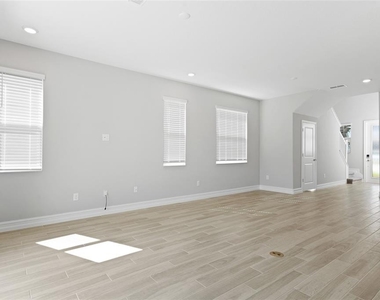 4989 San Martino Drive - Photo Thumbnail 9