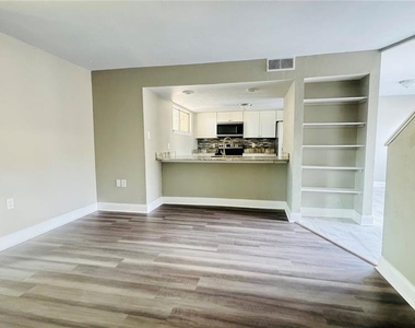 4016 Woodfern Drive - Photo Thumbnail 10
