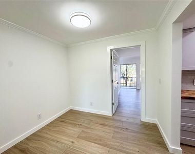 9205 Tudor Drive - Photo Thumbnail 7