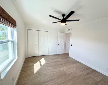 9205 Tudor Drive - Photo Thumbnail 24
