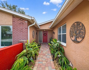 1700 Glen Lakes Boulevard N - Photo Thumbnail 6