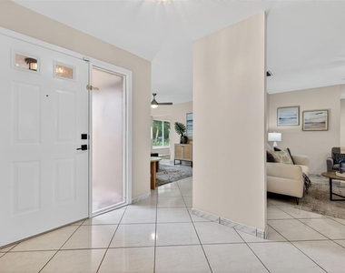 1700 Glen Lakes Boulevard N - Photo Thumbnail 7