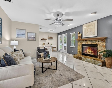 1700 Glen Lakes Boulevard N - Photo Thumbnail 17