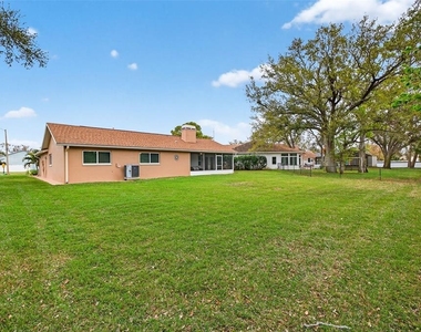 1700 Glen Lakes Boulevard N - Photo Thumbnail 38