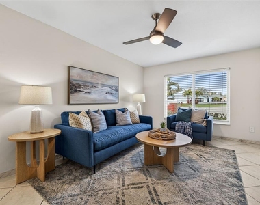 1700 Glen Lakes Boulevard N - Photo Thumbnail 10