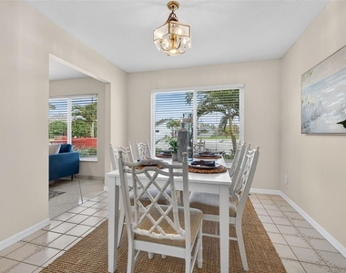 1700 Glen Lakes Boulevard N - Photo Thumbnail 13