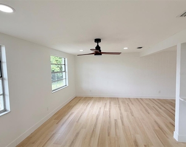 8512 Longboat Lane - Photo Thumbnail 29